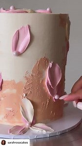 11K views · 219 reactions | TUTO décoration d’un layer cake à la spatule ! Credit @sarahrosacakes | Planète Gâteau | Facebook