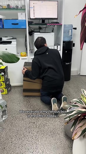 Unboxing the InWin Prism Mirror Mid Tower PC Case