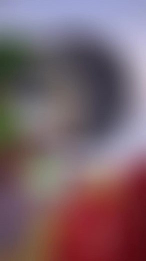 🦖 Тайна исчезновения динозавров 😳 1️⃣ Огромный астероид ☄️ Самая популярная версия — падение астероида Он уничтожил почти всё живое на планете 2️⃣ Где это произошло Кратер нашли в районе Мексики 🌍 Он называется Чиксулуб 3️⃣ Мгновенная катастрофа 💥 Удар вызвал пожары, цунами и ударную волну Мир изменился за считанные часы 4️⃣ «Ядерная зима» 🌫️ Пыль закрыла Солнце Температура резко упала 5️⃣ Растения погибли 🌱 Без света они не могли расти Цепочка питания разрушилась 6️⃣ Не все вымерли Птицы