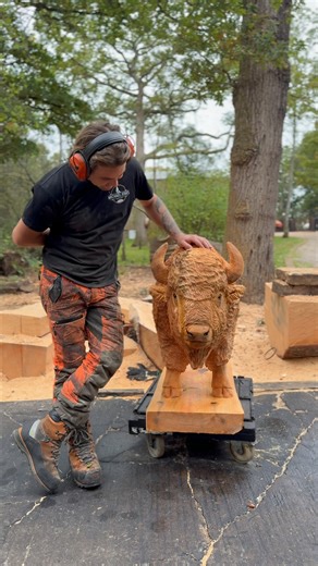 Carving a mini Bison! 😆 #bison #woodcarving #chainsaw #artist | Michael Jones Chainsaw Sculptor
