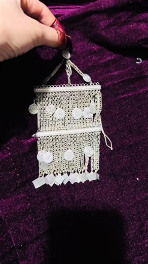 Elegant Antique Hair Clip for Stylish Hairstyles