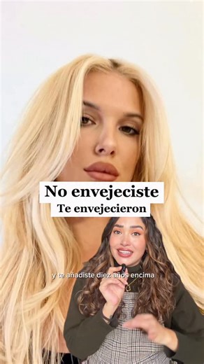 🌻Michelle Villafuerte ✨ asesora de imagen y maquilladora 💄 on Instagram: "Ese tono de cabello que elegiste puede estar sumándote años 😳 No es solo el corte… 👉 el color (en cabello, ropa y accesorios) cambia TODO tu rostro: • ilumina o apaga • rejuvenece o envejece Aprender a elegirlos hace una diferencia brutal ✨ 💬 Escribe COLOR en los comentarios y entra a la lista de espera de The Color Code mi evento presencial de colorimetría 💫 #TheColorCode #colorimetria #asesoriadeimagen #milliebobby