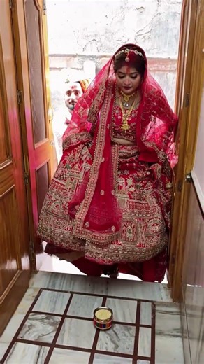 Newly married bride come home #wedding #bridesmaids #weddingparty #weddingsquad #weddingreception