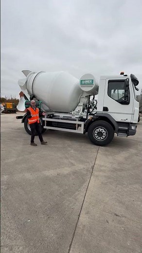 Something’s different about this 4m³ IMER minimixer… can you spot it? 👀👇
