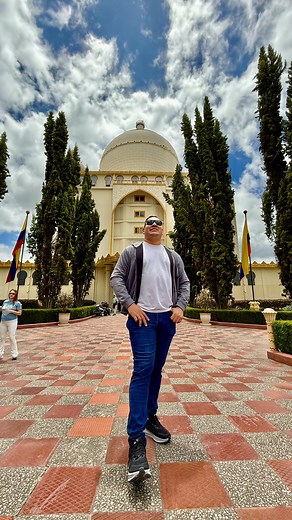 El Parque Jaime Duque es un destino emblemático en la Sabana de Bogotá, Colombia, que combina entretenimiento, educación y cultura. Aquí te presento algunos datos importantes sobre este parque: *Horarios y Tarifas* - Horario: Miércoles, jueves y viernes de 9:00 am a 5:00 pm, sábados, domingos y festivos de 10:00 am a 6:00 pm #jaimeduque #travel #bogota #atracciones #colombia #ugccontentcreator #explorandoconmanu | Manuel Sanchez