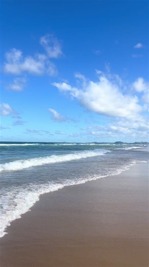 📍Surfers paradise Once you get off the main strip, the beaches are stunning & peaceful #australia #goldcoast #backpacking #travelblogger #fyp