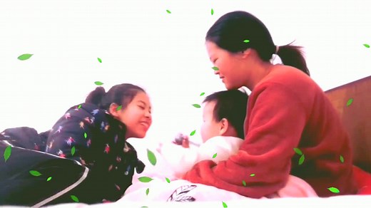 弟弟打预防针哭成表情包，不见姐姐来安慰，姐姐还没有红包靠谱