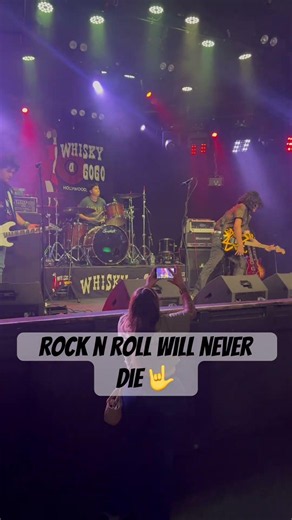 Young guitar slinger playing Eruption at the Whisky A GoGo in West Hollywood