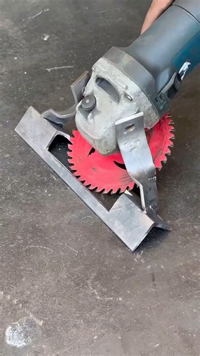 Senior Welder | DIY homemade tool to cut wooden sheet edges | Instagram