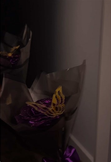 Single flower bouquet for @din #fyppppppppppppppppppppppp #dmtoorder #rose #creatorsearchinsights #bouquet #blowthisup #follow #fyp #glitterbouquet