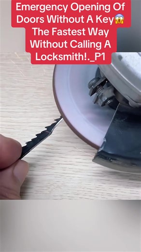 Emergency Opening Of Doors Without A Key😱 The Fastest Way Without Calling A Locksmith!._P1#emergency #door #key #locksmith #fyp