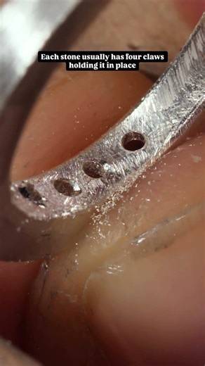 Have you ever heard of a castle setting or split claw setting? 🏰