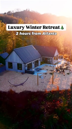 Scandinavian Vibes, just 2 hours from Atlanta ✨ This stunning luxury cabin is located on the very top of the mountain, offering total privacy and breathtaking views. It features a private sauna, a wood-fired hot tub, and a spacious, bright, luxury interior designed for the perfect romantic getaway. 100% recommended to visit — a true winter retreat dream. ❄️🏔️ @blackfoxcabin #scandinavianvibes #luxurycabin #winterretreat #northcarolina #ncgetaway #mountaincabin #romanticgetaway #luxurystay #atla