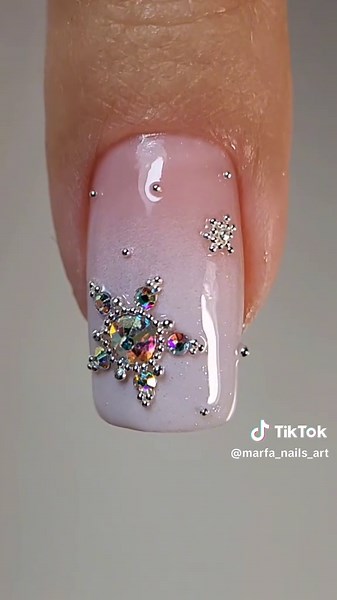 #christmasnails #winternails #новорічнийманікюр #美甲 #美甲教程 #美甲设计 #uñas #uñasbonitas #uñasdecoradas #ongles #onglesdesign #manucure #nailsdesignideas2024 #маникюра2024идеи #gelnailsideas2024 #naildesign #manicure #nails #drawingsonnails #гельлак #маникюр #nailtutorial #манікюр #nail2024 #gelnails #nailideas #nailart #nailsoftheday #nailartist #nailinspo #designnails #nailsart #nailtutorial #nailstyle #nailsnailsnails #nailpolish #christmasnailsideas