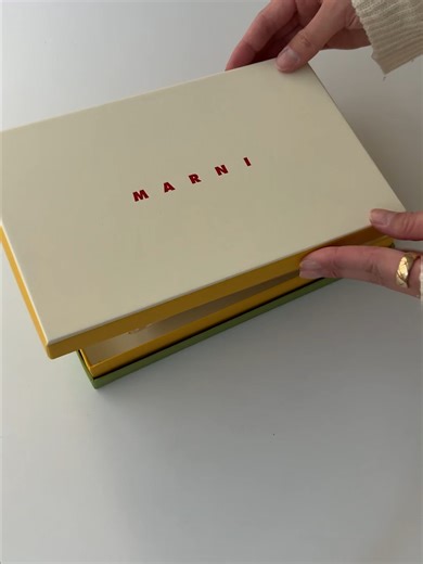 MARNIの大人かわいい三つ折り財布