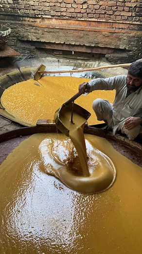 Jaggery Making Process 😋 #reels #reelsfb #jaggery #reelsinstagram #reelsfbpage #reelsvideo #reelsviralfb #food #foodie #foodpics #foodblogger #foodgasm #streetfoods #sugercane #juice #localfoodsecrets | Local Food Secrets