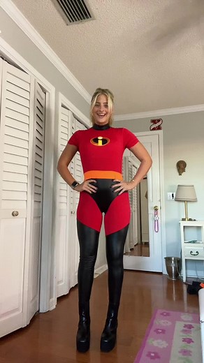 ELASTIGIRL IS READY TO RUMBLE.
