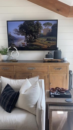 FrameTV Hack! Our favorite trick for turning your Smart TV into artwork! #frametvhack #tvartwork #homedecor #frametv #smarttv #homedecorideas #tvhack #diyhome #livingroom #homehacks #vintageartwork
