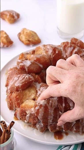 The BEST Monkey Bread