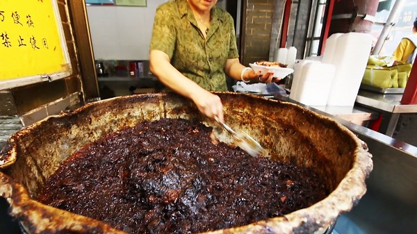 Why Xi’an’s Noodles Are a 2,000-Year-Old Culinary Experiment