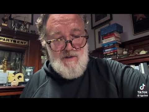 Russell Crowe Shares His Incredible Watch Collection (Desert Sand Timepiece!) ⌚️