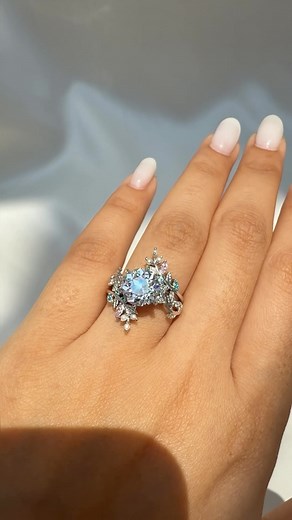 Timeless elegance, modern brilliance ✨💍 This Whimsical Romance Old Cut & Leaf Band Ring Set is crafted with stunning lab-grown diamonds - pure beauty with a conscious touch. ❤️ #LabGrownLuxury #ConsciouslyCrafted #diamondrensu #labgrowndiamond #labgrowndiamondrings | Diamondrensu