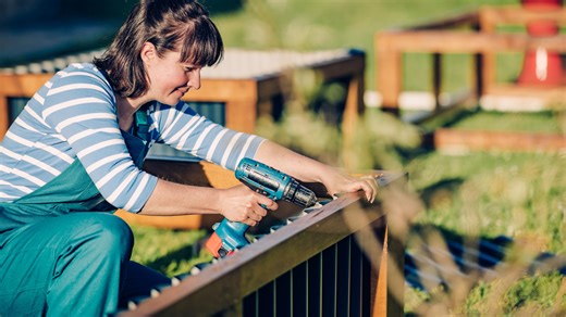 DIY An Ornamental Iron Fence For A Luxurious Look On A Budget - House Digest