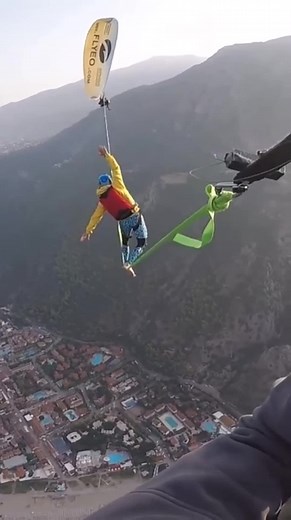 Sueco (@sueco)’s videos with Loser - Sueco