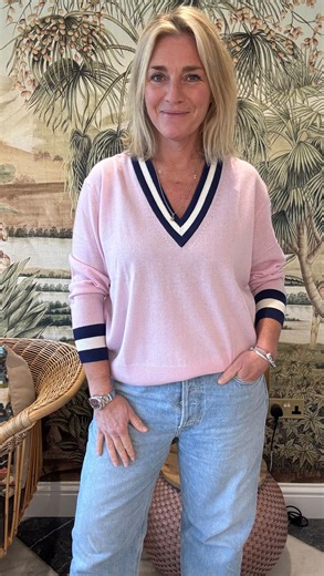 Tabitha Webb on Instagram: "The cricket knit - the one you all love! In a gorgeous pale pink with navy contrast for Spring. They are in stock so grab yours now before they sell out 🥰 #cricketknit #tabithawebb #preppy"