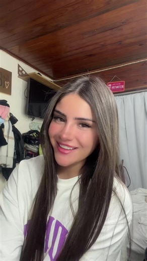Y ya que estamos le quiero agradecer a @Mica Comunica por que ella muestra lo que es ser profesional comunicando todo desde una manera positiva y con respeto. Y además siendo amiga personal del chisme amooorr🩷💗💓