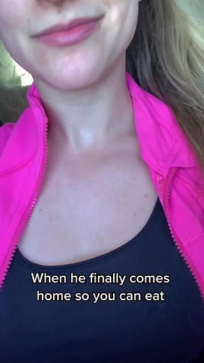 Feed me #cooking #pstar #smartzombie #canadian #bluecollar #accountant #humpday #humpdayvibes #cammodel #kitty #contentcreator #pstarhunters