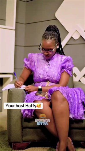 Yesterday when I hosted Alex Nshuti a Nutritionist on #sanyukabigendabitya. #sanyukaupdates Dressed by @C&G FASHIONS 0758591816 #HaffyUpdates