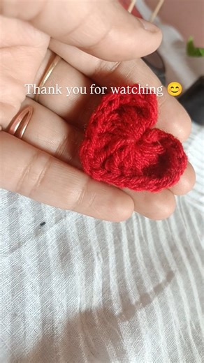 RASHMIN on Instagram: "TUTORIAL OF HOW TO CROCHET HEART ❤️ SHARE THIS WITH YOUR FRIEND ❤️ LIKE, SHARE AND COMMENT 🩷 FOLLOW FOR MORE SUCH IDEAS 🫶🏻🩷 . . [ crochet tutorial, handmade, crochet, explore, heart, crochet heart, fyp,crochet aesthetic, crochet heart tutorial,easy tutorial, pretty heart, tutorial, aesthetic]"