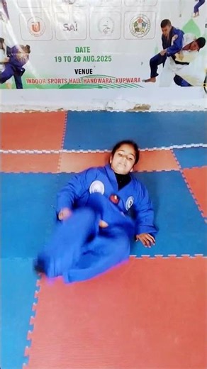 front roll 🐅 little girl 💪 fitness speech in martial arts training 😱 JUDOKA athlete 🥋#shortfeed😱☝️