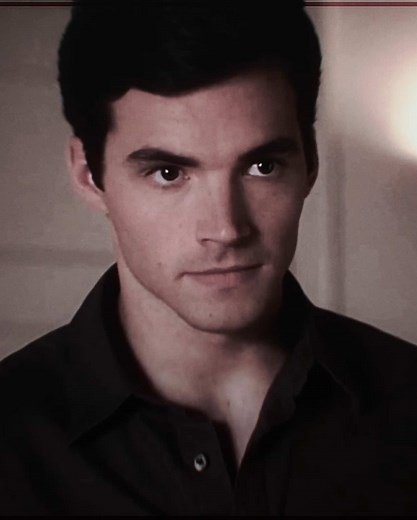 Discover EZRAFITZ: The Allure of Ian Harding in PLL Edits