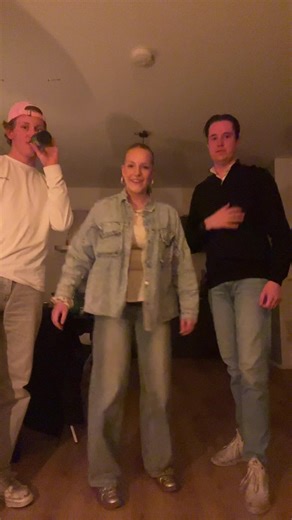 Learn the Shoulder Lean Dance Moves