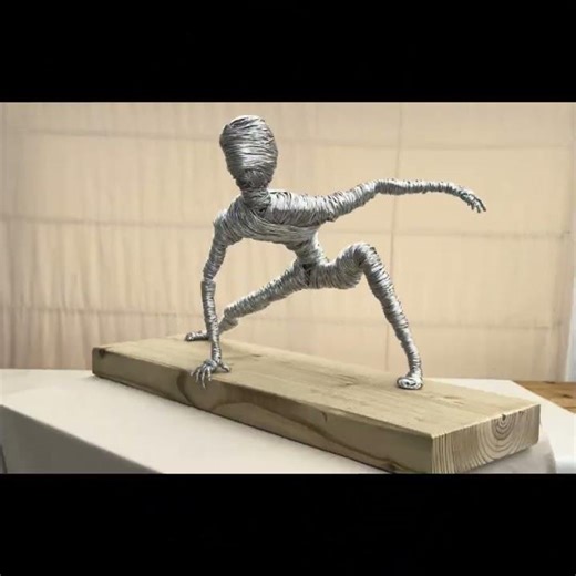 A quick mega mix of a few of my favourite coil sculptures. #art #wireworks #sculpture #ChickenWired