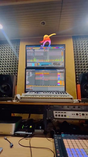 HOT PREVIEW 🔥 It’s been 30 years since the Zentral Track, saw the light for the very first time , were my start in production and it was my first big success. in the last few weeks I was headed to re-launch this Track after 30 years with a new version, it really wasn’t an easy task, but I’m really very happy with the result. what do you think? Han pasado ya 30 años desde que el Track Zentral, vio la luz por primera vez , fueron mis comienzos en la producción y fue mi primer gran éxito. en las ú