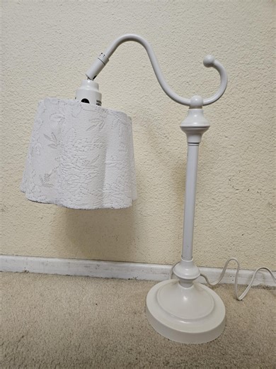 Vintage White Off-set Table Lamp With White Lace Lampshade, Home Decor, Lamp for Girls Room - Etsy