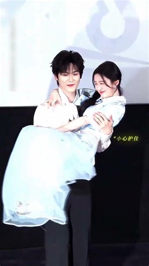 🌸✨ لحظةٌ رومانسية مليئة بالسعادة #neverendingsummer #炽夏 #iqiyi #cdrama #love