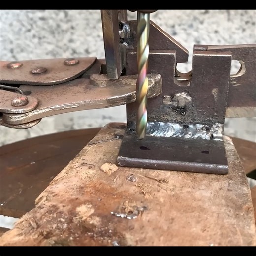 Creates a Safe Lock That Amazes Millions | Tech Welder