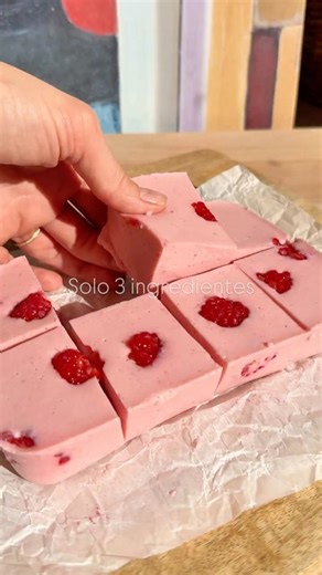 💗 La receta de gomitas de frambuesa y kéfir. Quedan suaves, wobbly y se cortan en cubitos 😋