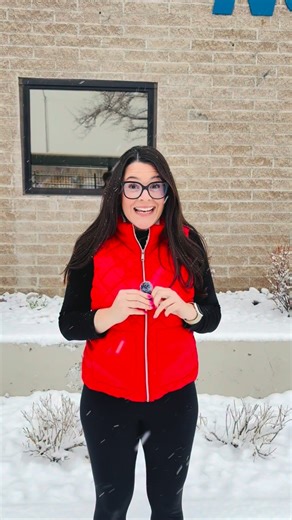 Snow day mode: activated ❄️☃️ The snow is coming down nice and steady on the valley floor. As a result, school’s out and state offices are closed! Accumulations of 4-6 inches are expected through 10 tonight. 🏂🎿 | KRNV News 4