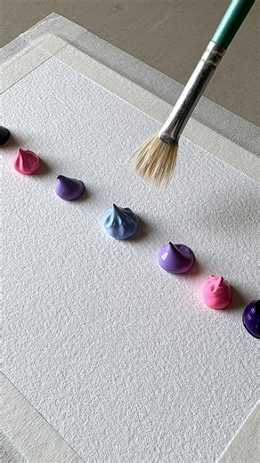 Watch this purple gradient blend! So satisfying 💜 #painting #acrylicpainting #shors