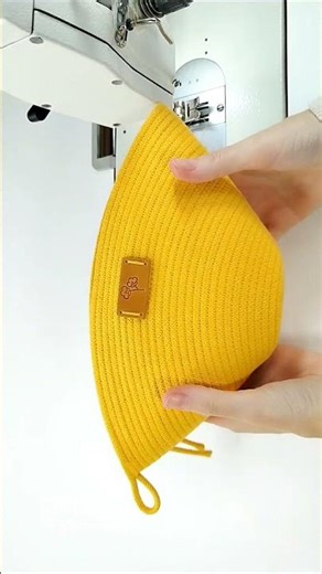 DIY Makeup Bags with Zippers (Round & Oval Bottoms) - Simple Tutorial