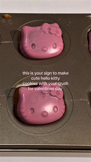 How to Make Cute Hello Kitty Cookies for Valentine's Day