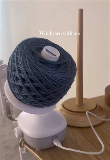 Wind Yarn with Me: Discover the Art of Yarn Winding