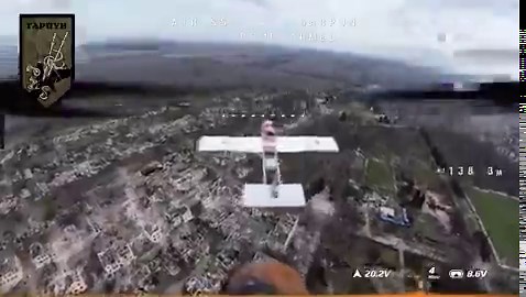 ❗️A 🇺🇦Ukrainian drone with a shotgun shoots down a 🇷🇺Russian Molniya kamikaze drone.