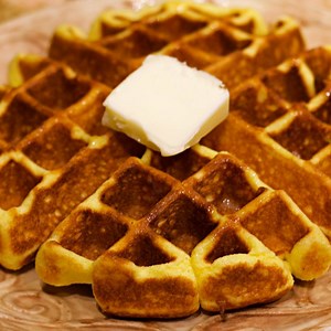 Wake Up to Keto BELGIAN WAFFLES! 🍽️🤤 RECIPE: https://keto-daily.com/keto-belgian-waffle-recipe/ | Keto Daily