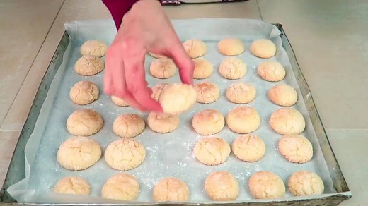 Come Fare dei Biscotti al Limone semplici e squisiti in modo facile, veloce e con ingredienti che abbiamo gia' in casa RICETTA > http://bit.ly/Biscottilimone | Fatto in casa da Benedetta